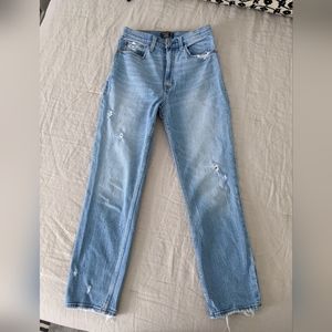 Abercrombie & Fitch Ultra High Rise Mom Jeans